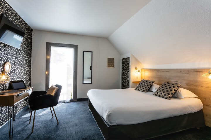 Room 10 of 113