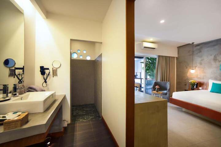 Room 28 of 52