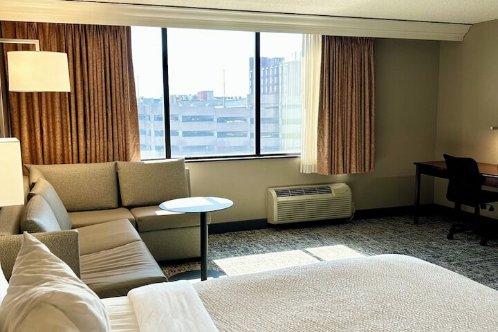 Room 38 of 100