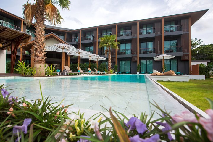 Pool 55 of 84