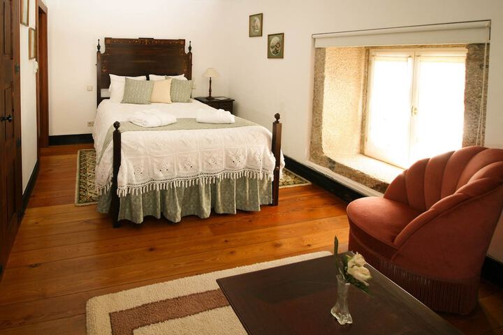 Room 32 of 74