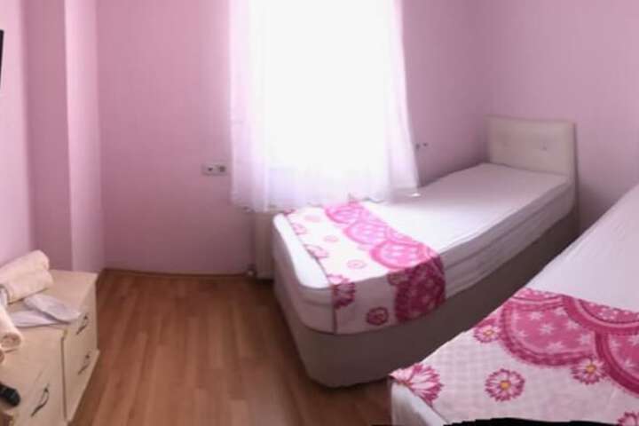 Room 11 of 27