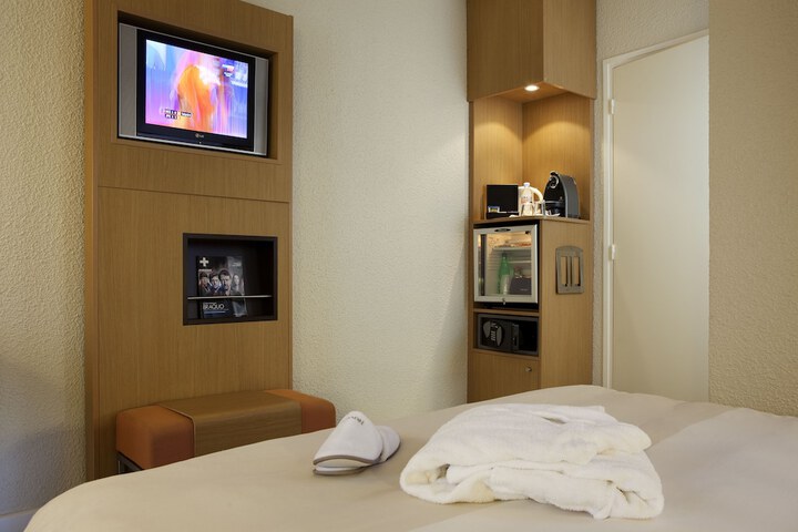Room 17 of 141