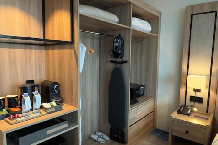 Room 35 of 86