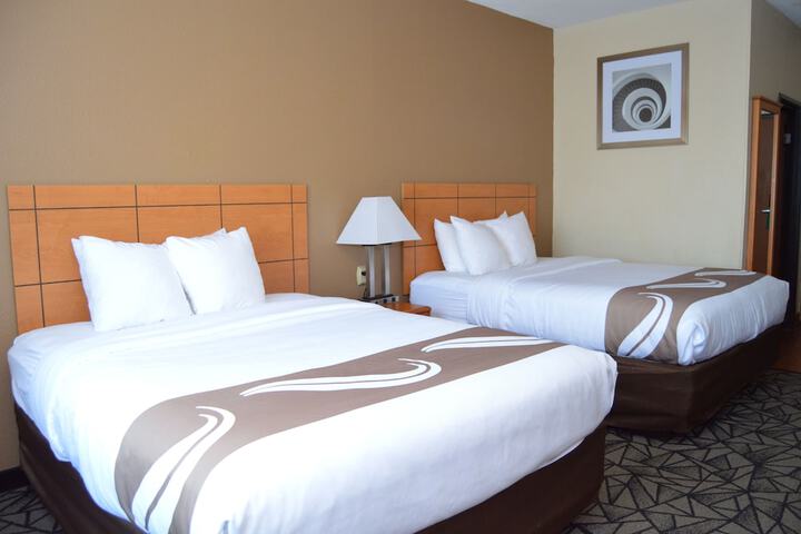 Quadruple Queen Bed (8 of 9)