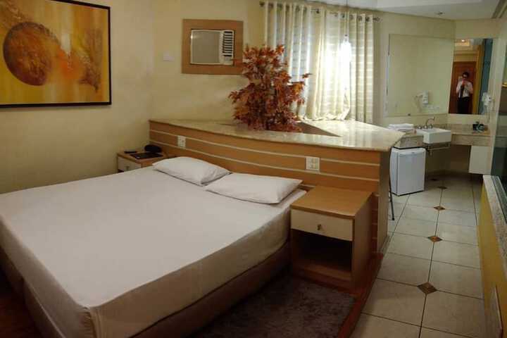 Room 11 of 41