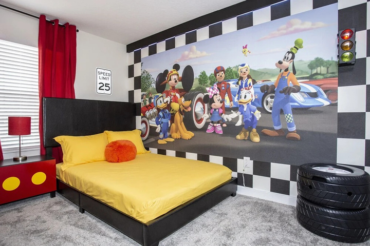 Room 11 of 28