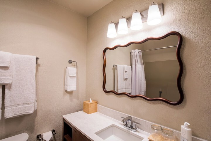 Room 40 of 72