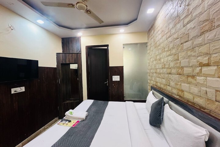 Room 3 of 14