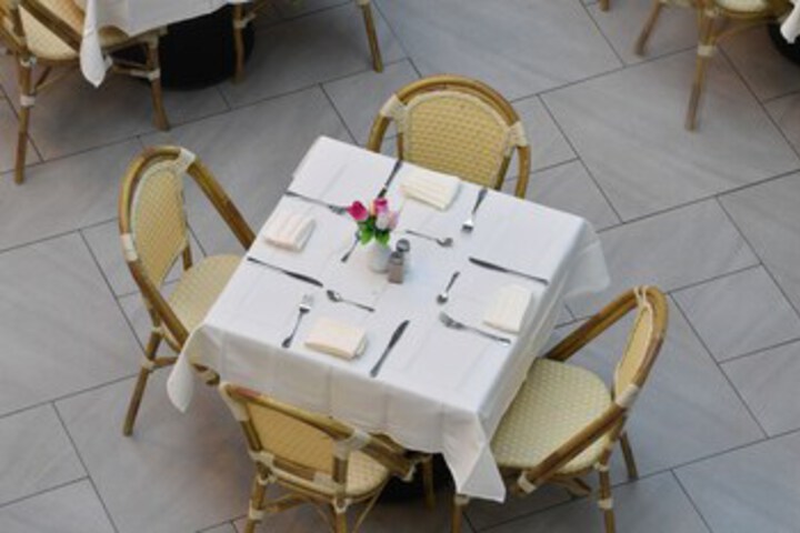 Dining 6 of 23