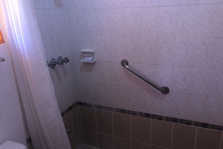 Room 32 of 42