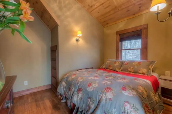 Chestnut Lodge by Escape to Blue Ridge