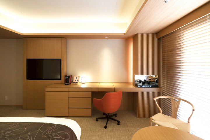 Room 8 of 88