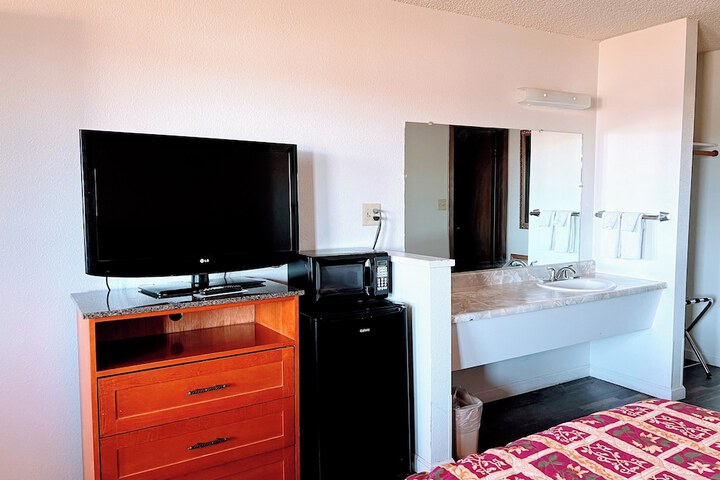 Room 11 of 35