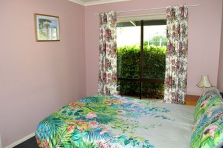 Room 4 of 11