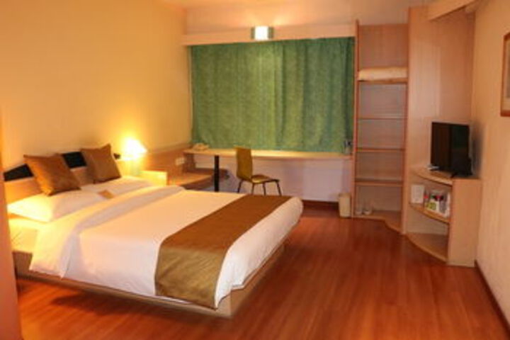 Room 14 of 29