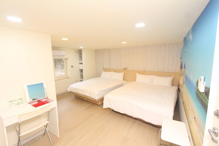 Room 61 of 246