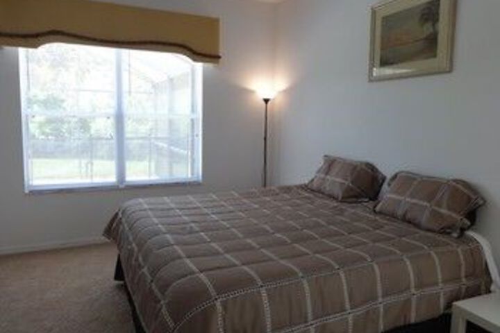 Room 32 of 59