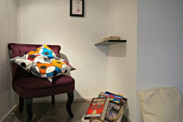 Room 6 of 17