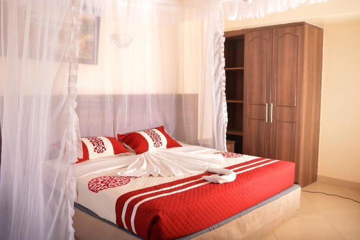 Room 3 of 28