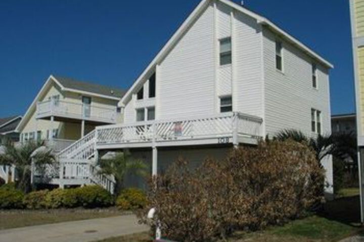 Image of B Holden 3 Br home by RedAwning