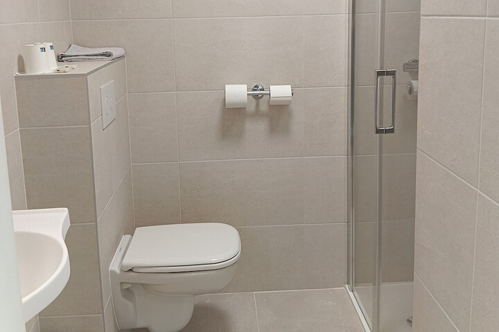 Room 11 of 21