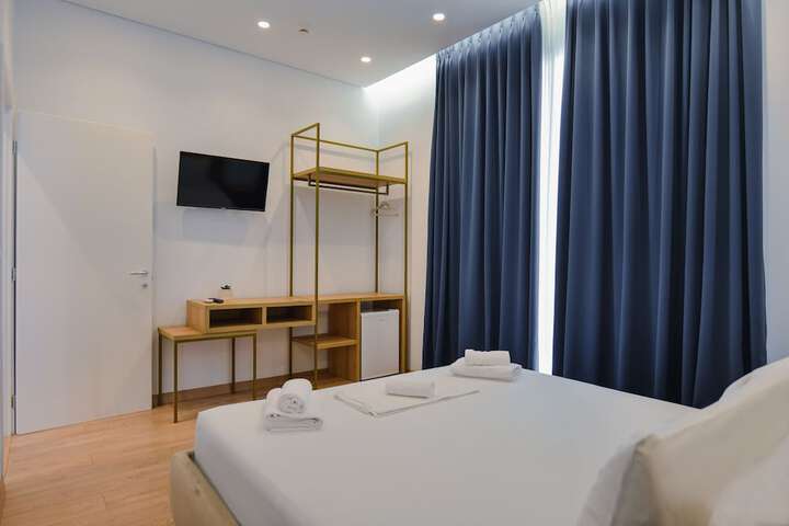 Room 11 of 30