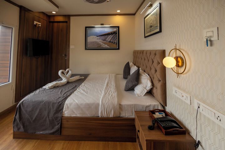 Room 7 of 19
