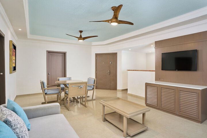 Room 32 of 160