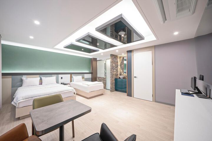 Room 36 of 58