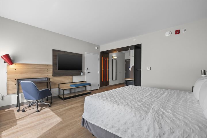Room 16 of 39