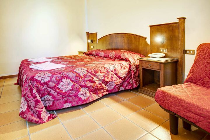 Room 25 of 96