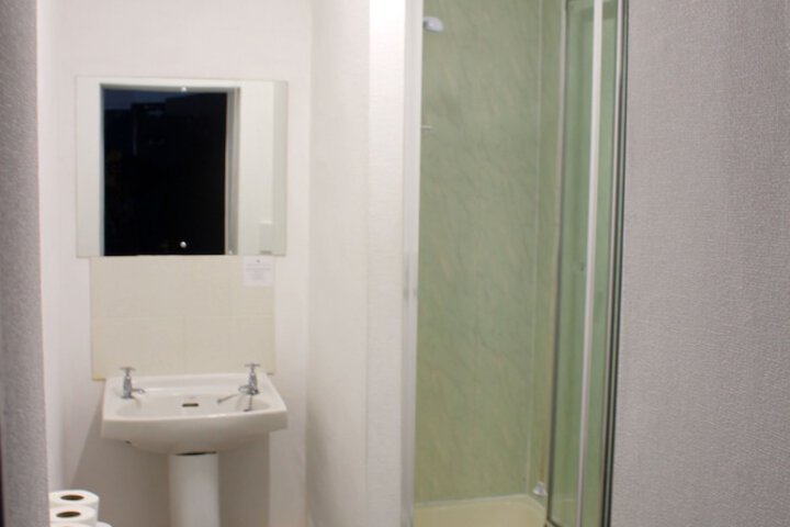 Room 82 of 106