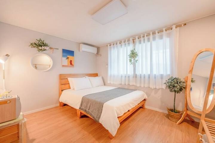Room 10 of 37