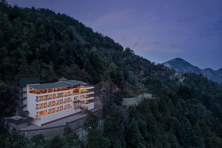 juSTa Hollow Oak Mussoorie