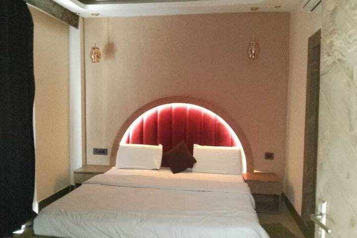 Room 8 of 12
