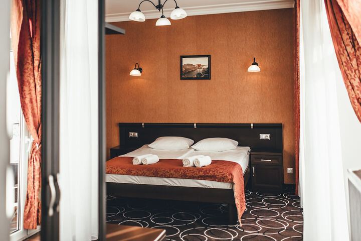 Room 13 of 63