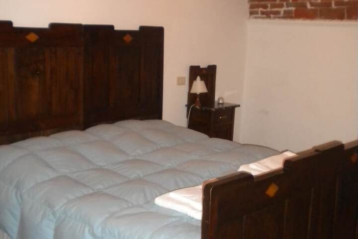 Room 6 of 33