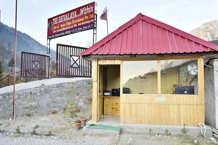 OYO 10633 The Shivalaya Retreat With In