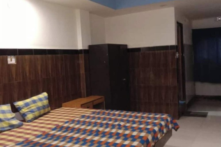 Room 6 of 14