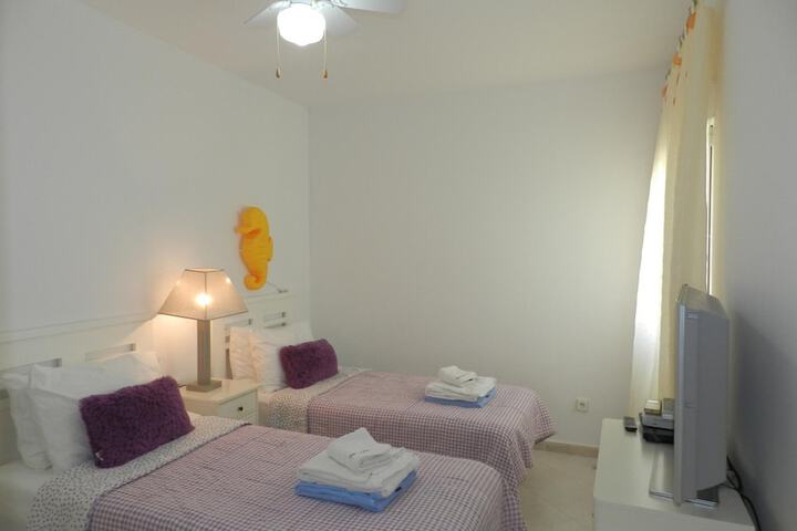 Room 13 of 28