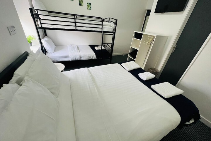 Room 10 of 23