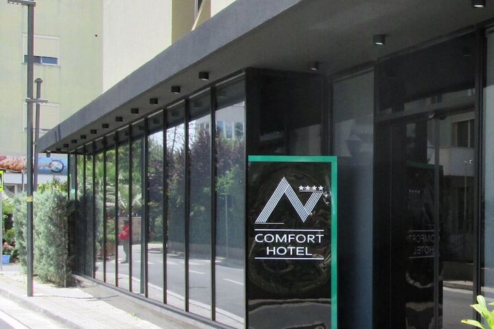 Hotel 10 of 11