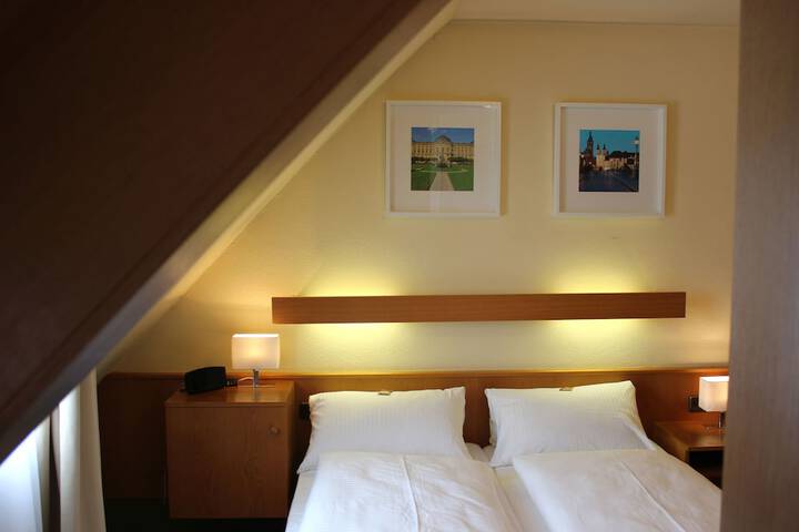 Room 5 of 50