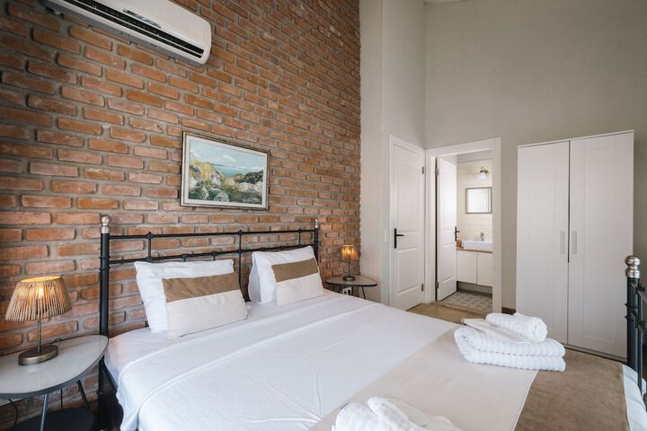 Room 48 of 58