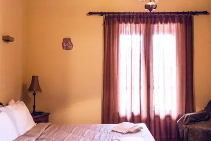 Room 2 of 4