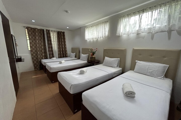 Room 18 of 49