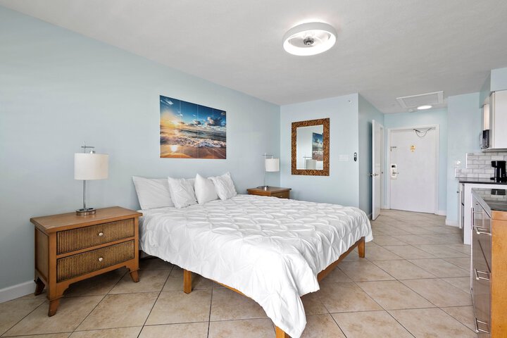 Room 8 of 82