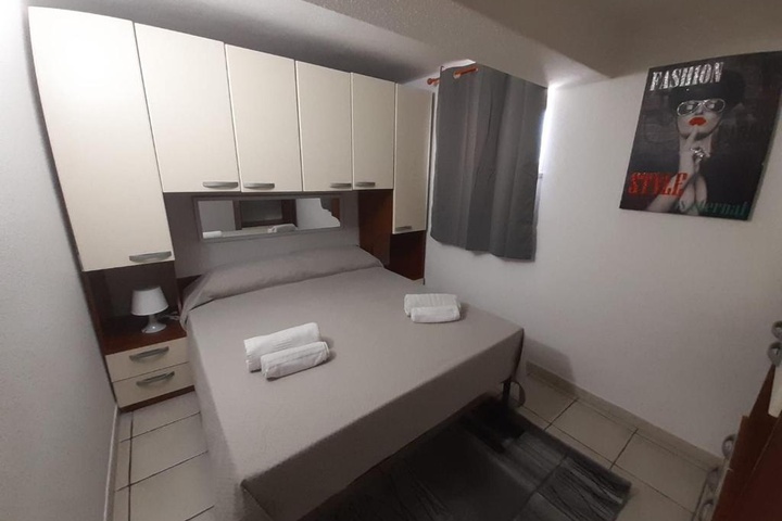 Room 3 of 20