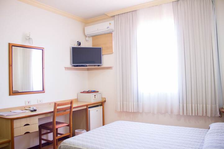 Room 4 of 41